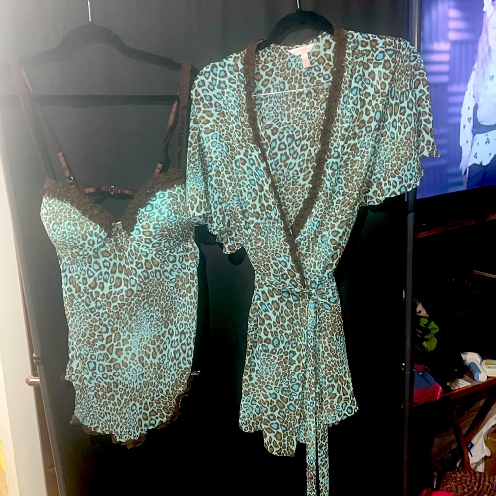 BELLE NUIT INTIMATES 3 pc gown panties and robe NWOT Panties still attached New!